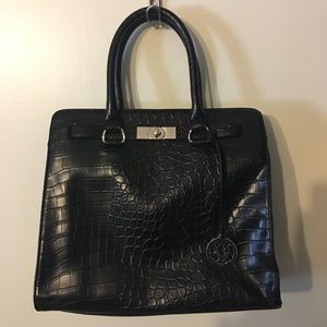 Black snake skin print purse!